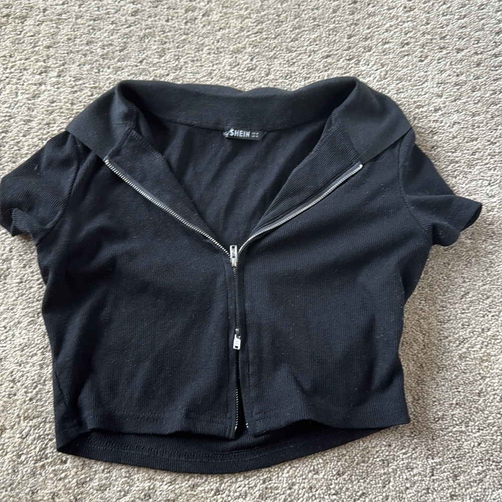 Crop top with collar and double zipper